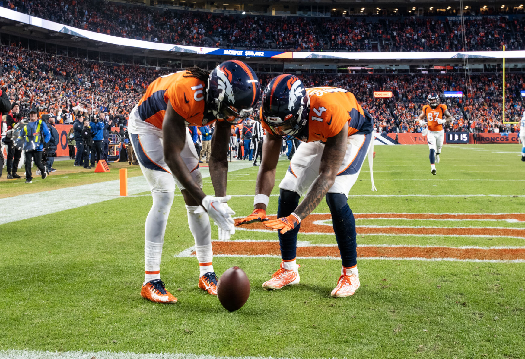 010923-sports-broncos 5.JPG